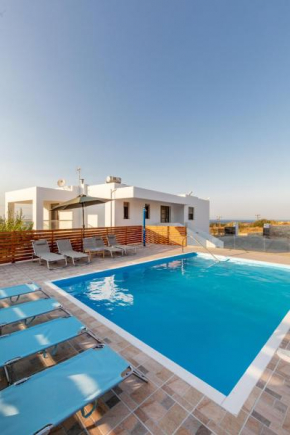 Villa Cleopatra with Private Pool,tennis and soccer field